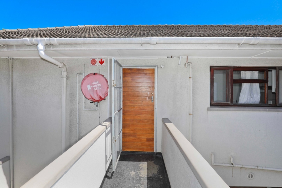 2 Bedroom Property for Sale in Wynberg Western Cape